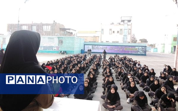 هفته بهداشت‌روان و مسابقات ورزشی در دبیرستان نمونه اندیشه شهرستان کاشمر