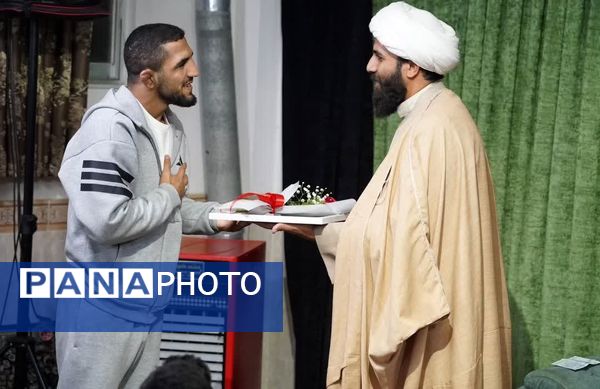 اعتکاف دانش آموزی در استان گلستان