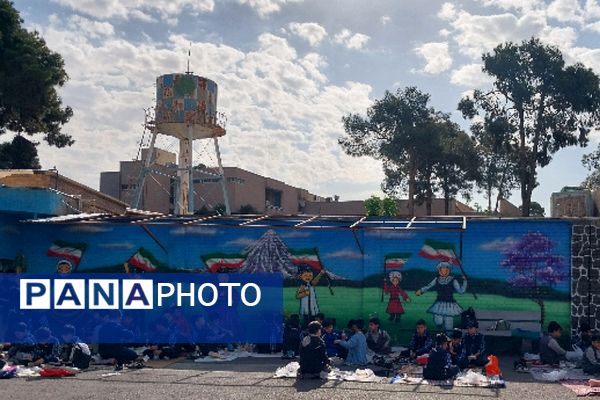 اجرای طرح «صبحانه سالم» در دبستان هیأت امنایی شهید قلنبر ناحیه دو شهرری 