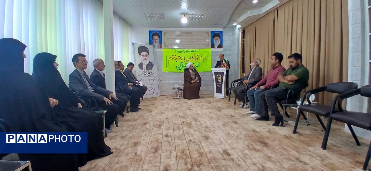 دیدار تعاونیگران شهرستان خلیلآباد با امام جمعه در هفته تعاون