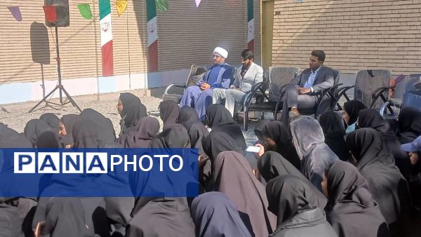 جشن روز مادر و ولادت حضرت زهرا(س) در مدرسه ام‌البنین