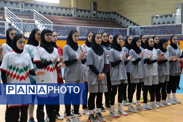 پایان اردوی انتخابی تیم ملی والیبال دانشآموزی دختران و پسران در خوزستان