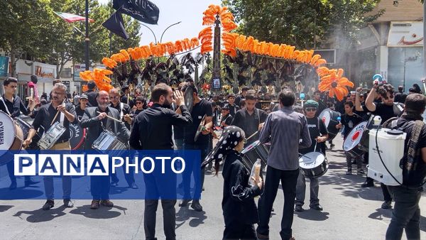 آیین طبل‌زنی در روز عاشورا