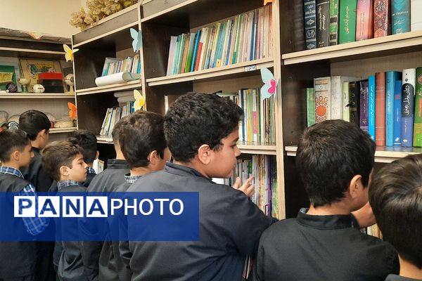 هفته کتاب و کتابخوانی در مدارس ناحیه دو شهرری 