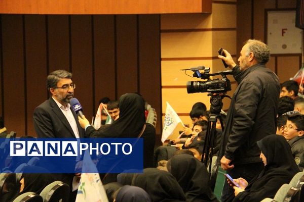 همایش فرزندان انقلاب «نسل انتظار» در فرهنگسرای بزرگ شهرکرد