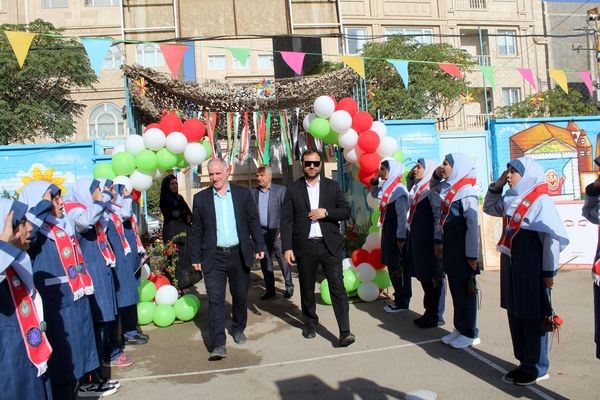 مراسم نمادین آیین بازگشایی مدارس در دبیرستان شاهد خیر سجادیه 