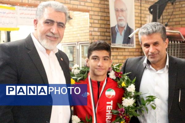 تجلیل از قهرمان مسابقات کشتی غرب آسیا