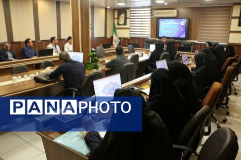 برگزاری جلسه توانمندسازی مدیران و معاونان آموزشی قطب یک و شش مدارس ابتدایی ناحیه یک شهرری