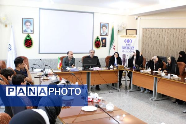 تجلیل از دانش‌آموز خبرنگاران پانا کاشان