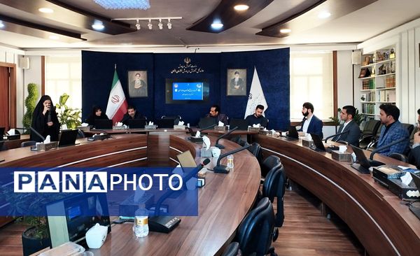 نشست هم‌اندیشی کارشناسان روابط عمومی با مدیر کل آموزش و پرورش خراسان رضوی