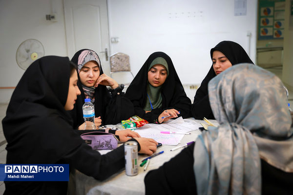 دومین روز نشست کارگروه تدوین سند دوازدهمین دوره مجلس دانش‌آموزی