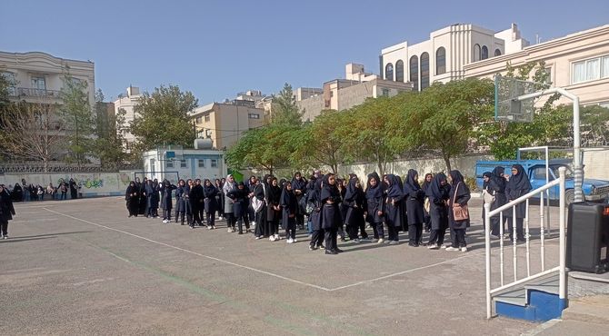 جشن جوانه‌ها در دبیرستان سرافرازان ناحیه ۶ مشهد