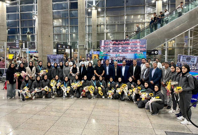احترام نظامی و شعار «جانم فدای ایران» کاراته‌کاهای نقره‌ای ایران  در  آسیا