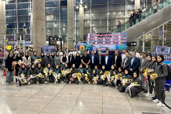 احترام نظامی و شعار «جانم فدای ایران» کاراته‌کاهای نقره‌ای ایران  در  آسیا