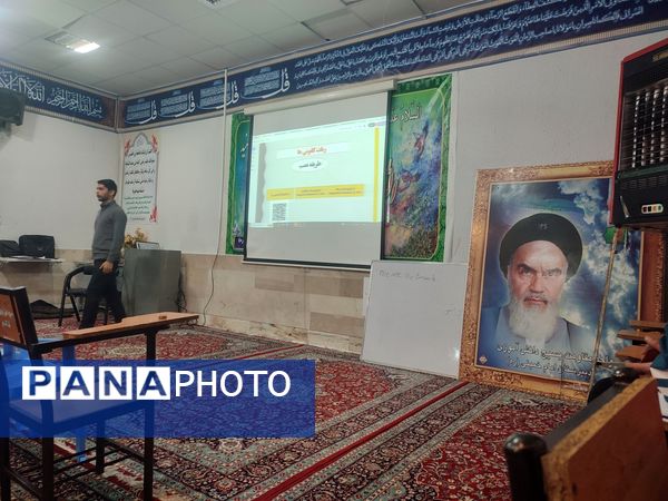 جلسات هم‌اندیشی دانش‌آموزان کانونی دردبیرستان امام خمینی کاشمر