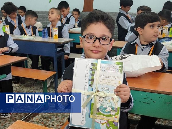 آیین جشن شکوفهها در دبستان شاهد شهید بهنام محمدی ناحیه 2 کرج