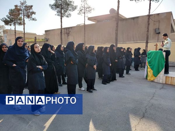 امنیت از کلاس تا خیابان؛ پلیس در جمع دانش‌آموزان بهادری