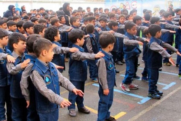 فرصت کمتری برای استفاده از روش‌های نوین تدریس در مقطع ابتدایی وجود دارد
