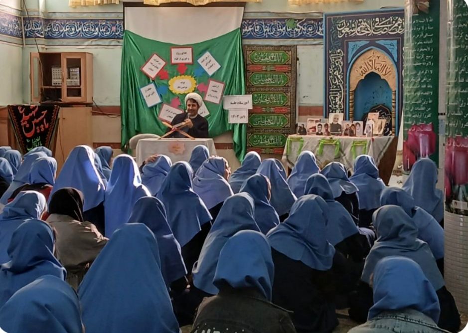 برگزاری نشست تخصصی نماز در مدارس شهرستان ملارد با حضور مدرسان مرکز تخصصی 