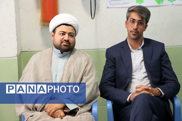 مراسم جشن شکوفه‌ها در مدارس ابرکوه