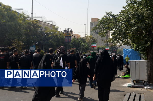 تجمع بزرگ جاماندگان اربعین در تهران