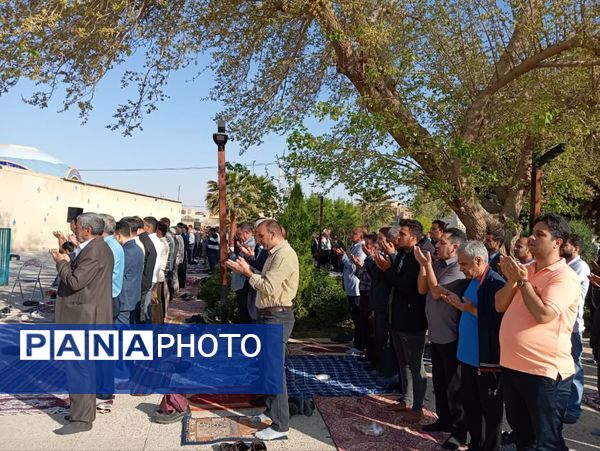برپایی نماز عید سعید فطر در پارک شهدای کوچه بیوک