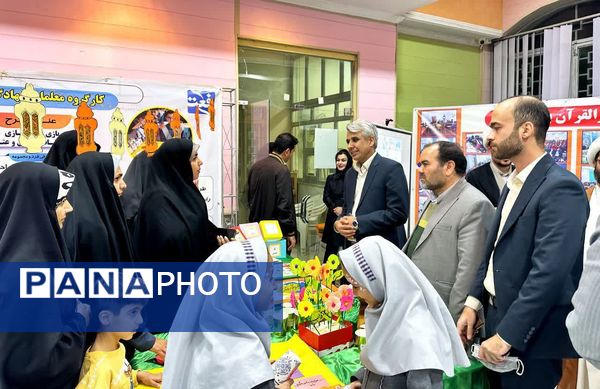 بازدید مدیر آموزش و پرورش کاشمر از  نمایشگاه قرآن و عترت شهرستان 