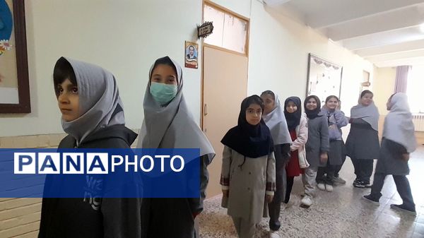 اجرای طرح وارنیش فلوراید در دبستان پنجم مهر