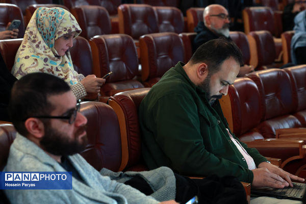 نشست خبری دبیر چهل و سومین جشنواره فیلم فجر