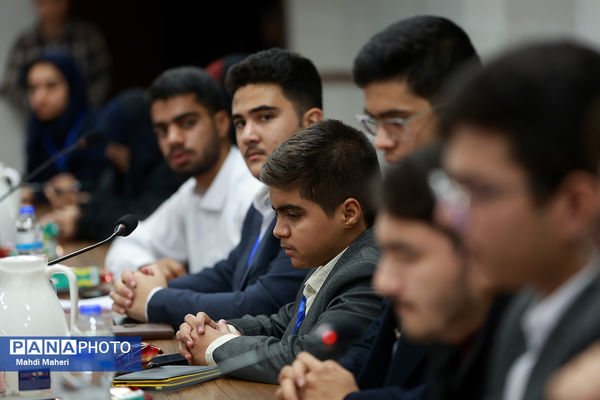 اولین نشست کارگروه تدوین سند دوازدهمین دوره مجلس دانش‌آموزی
