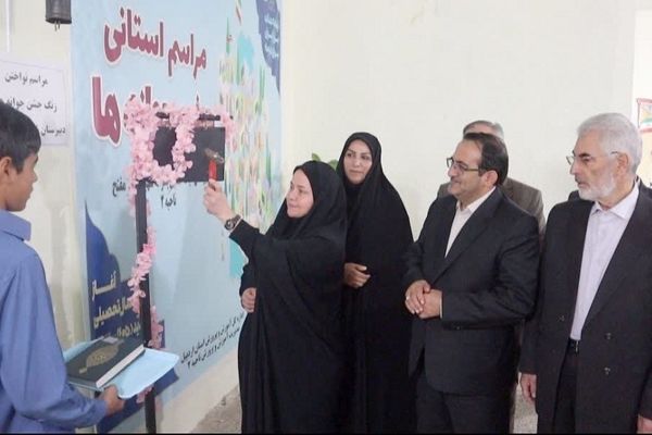 نواختن «زنگ جوانه‌ها» ویژه کلاس هفتمی‌ها در مدارس اردبیل 