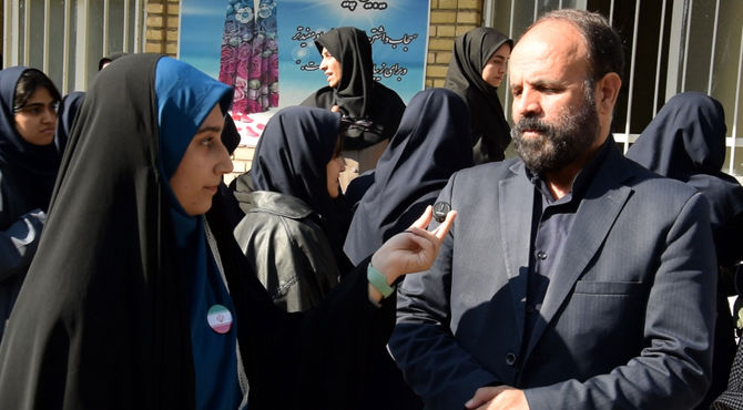 دانش‌آموزان باید در حل مسائل و مشکلات مدرسه نقش‌آفرین باشند