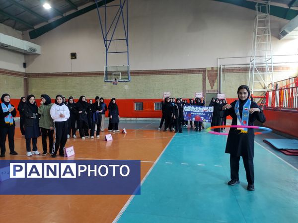 المپیاد ورزشی در دبیرستان دخترانه علمی