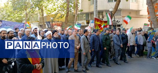 حضور پرشور مردم در راهپیمایی ۱۳ آبان طرقبه