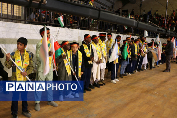 حضور پرشور دانش‌آموزان قمی در همایش «یاوران انقلاب، پیشتازان مقاومت»-1