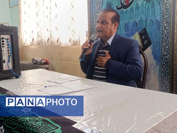 مراسم سالگرد شهادت حضرت فاطمه‌ زهرا (س) در مدرسه پس از اقامه نماز جماعت