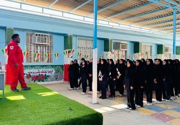 آموزش عملی اطفاء حریق در دبیرستان عترت سیریک