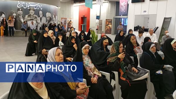  آیین رونمایی و جشن امضای سه کتاب در بخش ادبیات داستانی حوزه هنری فارس