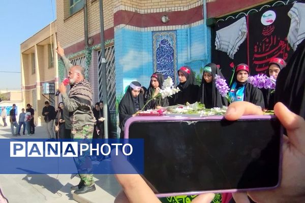 آیین استقبال از شهید گمنام در دبیرستان الزهرا 