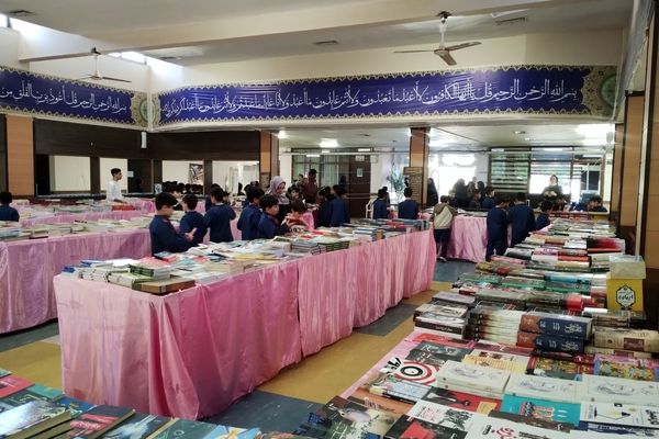 نمایشگاه کتاب کانون مهدیه همدان