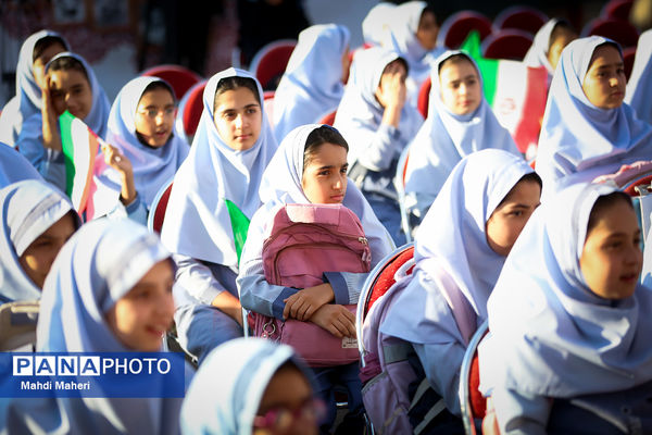 نواختن زنگ آغاز سال تحصیلی با حضور رئیس جمهوری