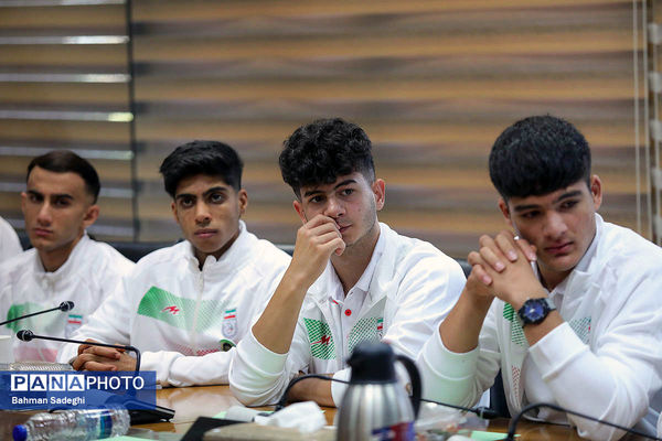 مراسم بدرقه تیم‌های ملی فوتسال دانش‌آموزی پسران و دختران ایران به رقابت‌های جام جهانی