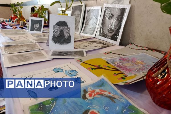 جلوه‌ای از خلاقیت دانش‌آموزی؛ نمایشگاه فرهنگی و هنری دبیرستان عترت برپا شد