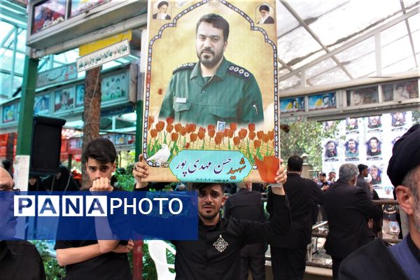 جلوه‌های حزن و خشم در مراسم تشییع شهدا