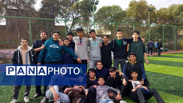 مسابقات طناب کشی شهید پارسا منصور در دبیرستان شاهد ابوذر غفاری 