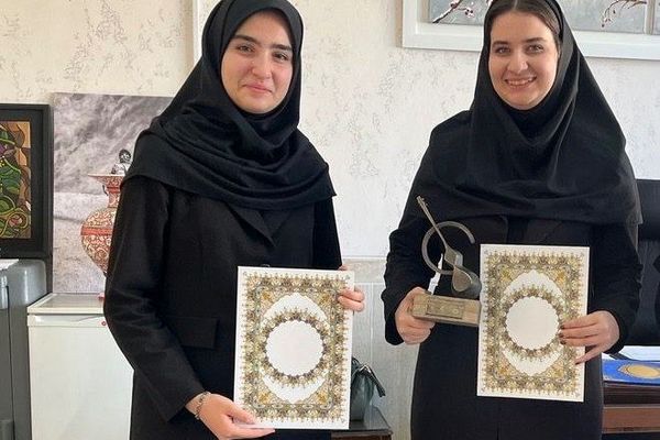 افتخارآفرینی دختران هنرستان کوثر با نوای سه‌تار، عود و تنبک