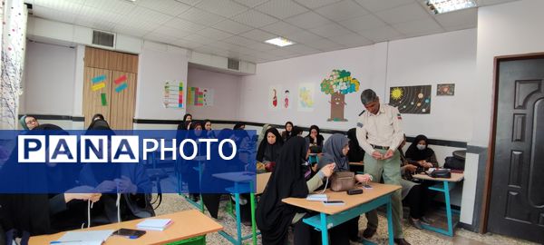 بازدید مدیر سازمان دانش‌آموزی خراسان شمالی از کلاس‌های ضمن خدمت سازمان‌دانش‌آموزی