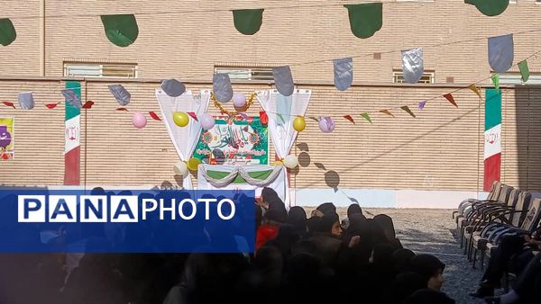 جشن روز مادر و ولادت حضرت زهرا(س) در مدرسه ام‌البنین