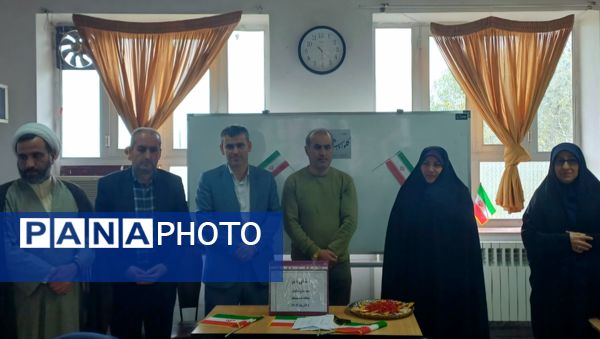 هم صدایی قلم و رنگ در پاسخ به پرسش مهر