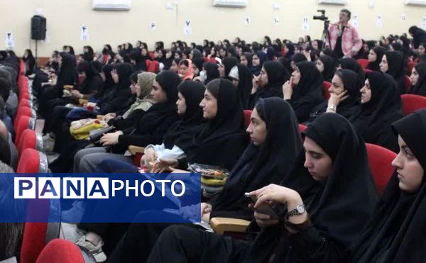 مراسم تجلیل از دانش‌آموزان برتر و پذیرفته شدگان کنکور 1404 در اندیمشک